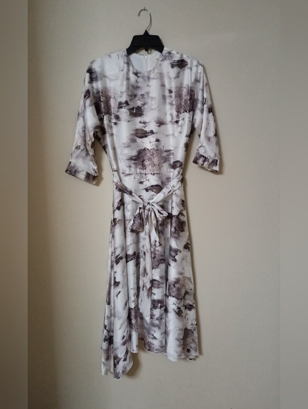 Watercolor Tie-Waist Midi Dress in White & Gray